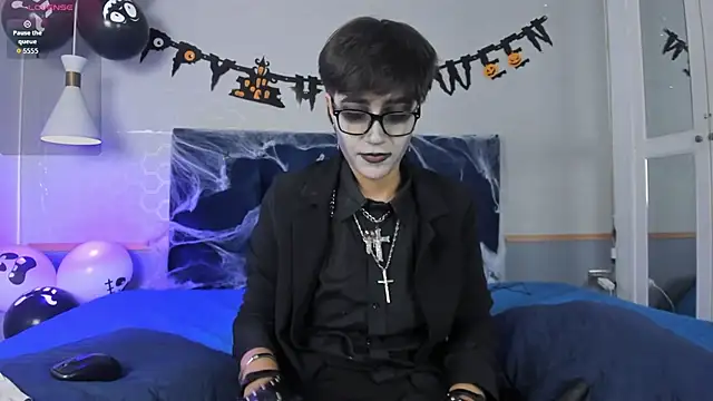 Tsuki Maru online show from October 14, 8:00 pm