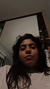 Maricamposs online show from April 1, 1:28 am