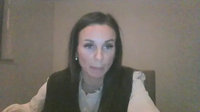 Justnani001 online show from April 4, 9:02 pm