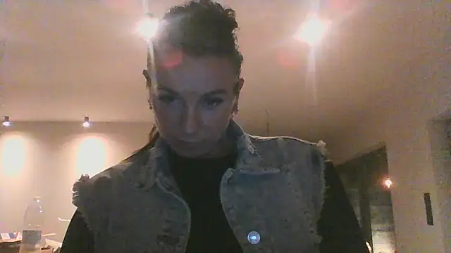 Justnani001 online show from September 15, 8:16 pm