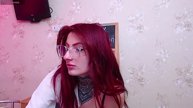 Nina Blum  online show from February 3, 7:13 am