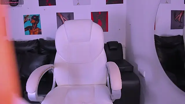 koraline 333 online show from March 25, 1:36 pm