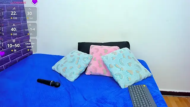 Cora 222 online show from October 12, 2:30 pm