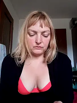 LiluLiluLilu online show from September 26, 8:01 am