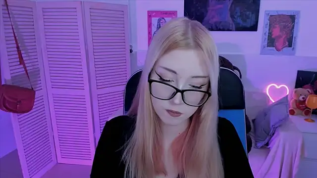 Snapshot of RubyBennett chatting on September 20, 7:28 am RubyBennett online show from September 20, 7:28 am