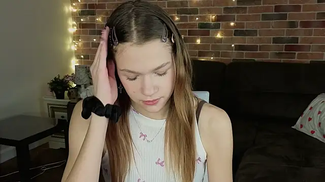 VelvetRisque online show from January 10, 6:29 am