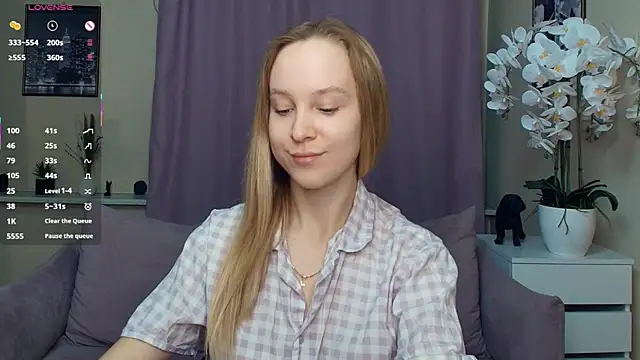 SoonMoor online show from March 15, 6:54 pm