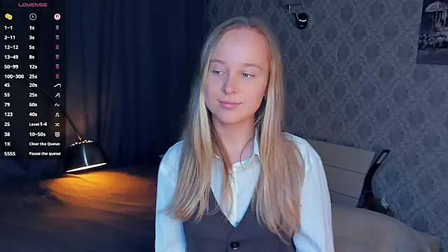 SoonMoor online show from September 23, 5:44 pm