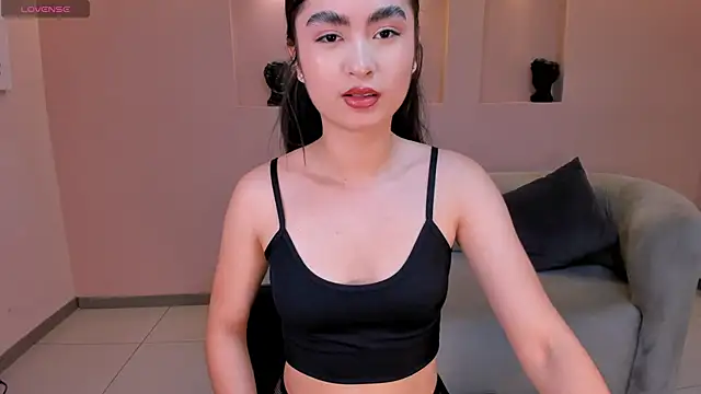 LucyWeiss  online show from September 16, 8:06 pm