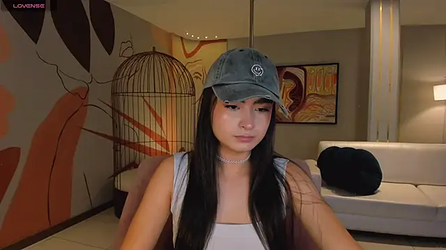 LucyWeiss  online show from November 3, 7:29 pm