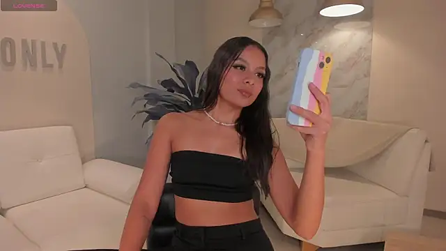 NinaBlum online show from September 27, 8:05 pm