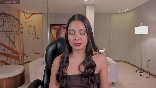 NinaBlum online show from December 3, 2:47 am