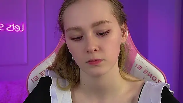 AgataFoxley online show from March 8, 2:04 am