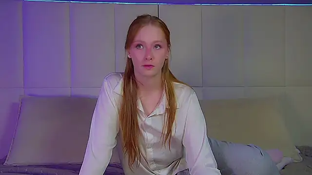 AgataFoxley online show from September 15, 7:05 am