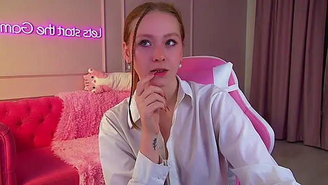 AgataFoxley online show from October 1, 8:25 pm