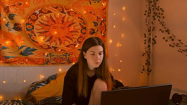 AliceCUNTach online show from March 4, 5:03 am