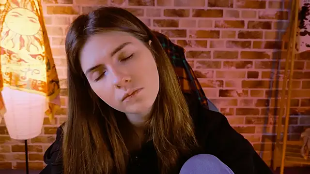 AliceCUNTach online show from October 15, 5:10 am