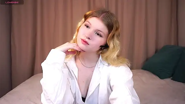 ShontaWasilko online show from October 22, 5:18 pm