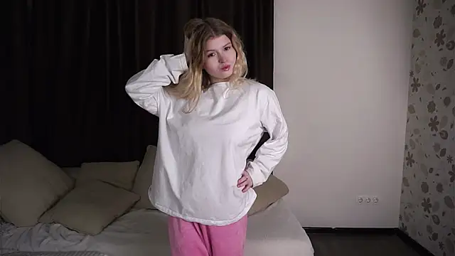 ShontaWasilko online show from November 22, 5:48 pm