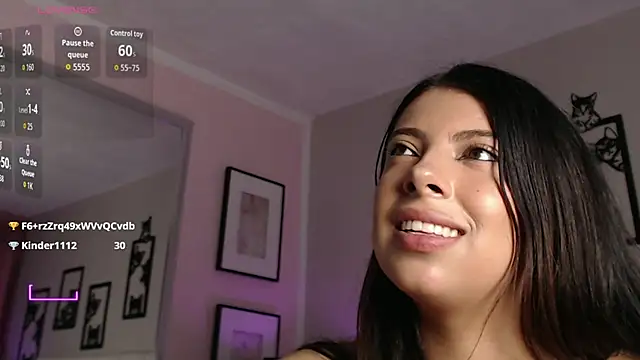 Maia Reficco online show from December 3, 8:44 pm