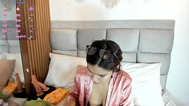 Aliina  Sauvage online show from November 4, 4:45 pm