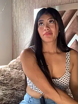 Adele Pinkk online show from October 3, 2:44 pm