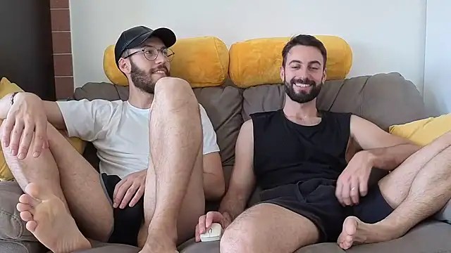 Amicisegreti online show from April 29, 3:26 pm