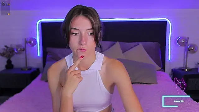 SweetVikki online show from September 20, 6:39 pm