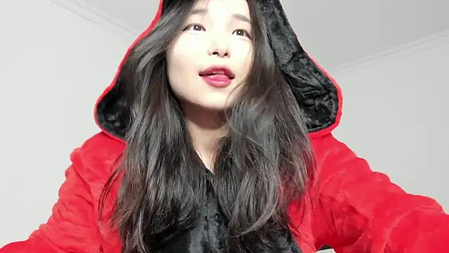 Soyun Mia online show from November 5, 5:07 pm