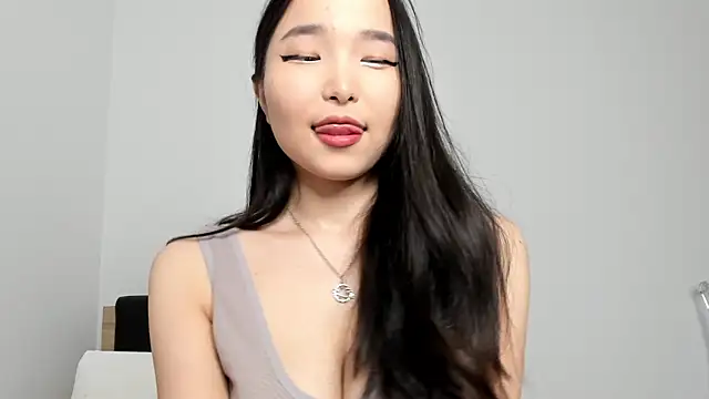 Soyun Mia online show from April 4, 2:16 pm