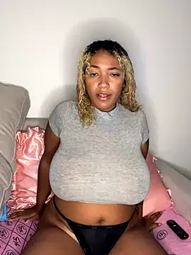 x deluLuz x online show from December 5, 3:06 am