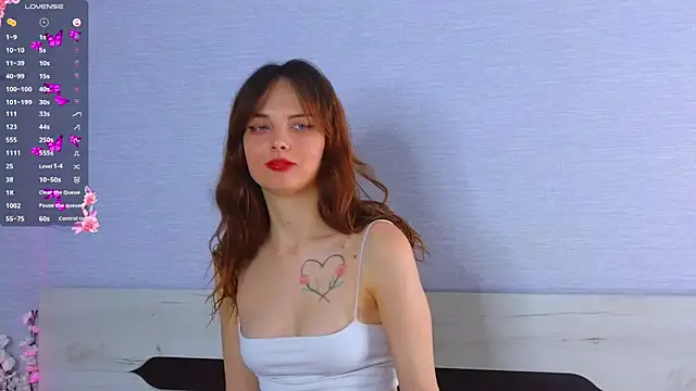 LisaDrake online show from September 28, 7:30 pm