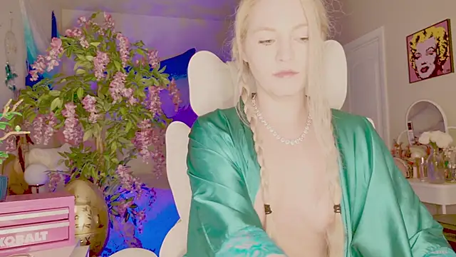 Talulaa online show from March 23, 9:10 pm