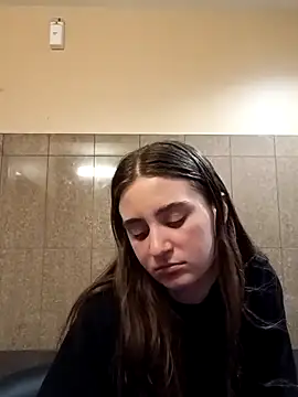 freakylittlebitch69 online show from September 18, 9:57 pm