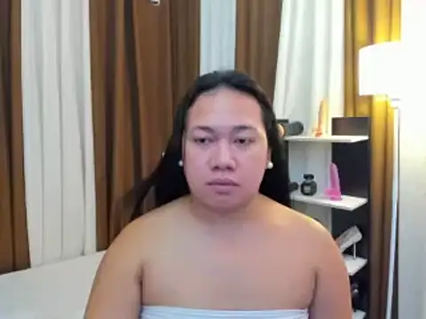 TsUncutKaren online show from November 20, 5:30 am