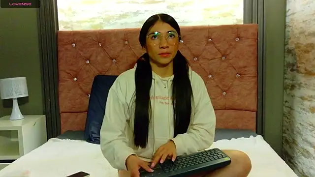 Aurora jones11 online show from September 9, 4:01 am