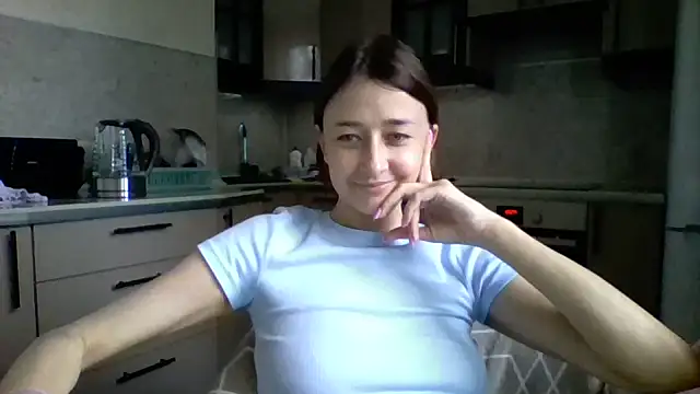 Avenique online show from October 15, 1:25 pm