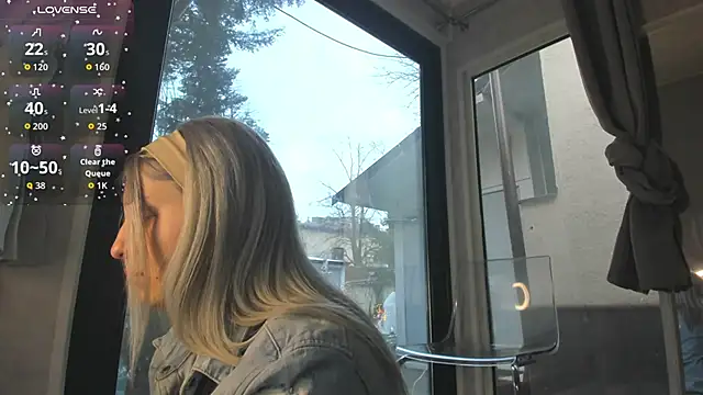 Ella Vee online show from February 5, 6:49 am