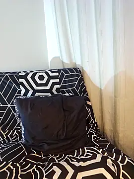 Nicoleefaith  online show from October 18, 8:21 pm