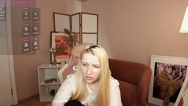 Milana Key online show from December 15, 9:03 am