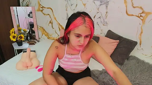 EmilyCoy  online show from March 1, 5:29 am