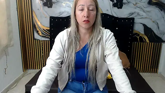 swetchrystal online show from October 14, 4:09 pm