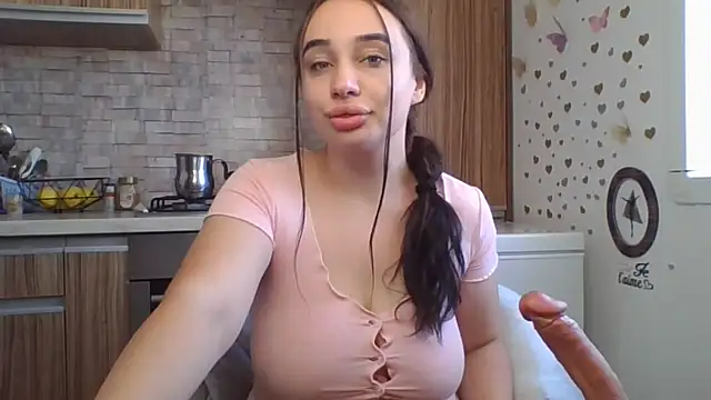 curvybombb online show from July 14, 8:19 am
