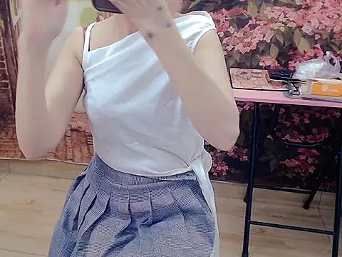 Snapshot of Funnygirl_9x chatting on October 14, 9:12 am Funnygirl 9x online show from October 14, 9:12 am