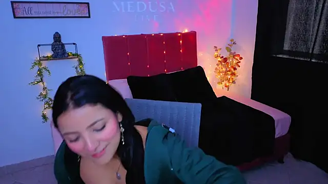 Nathi Medusa online show from October 20, 2:31 pm