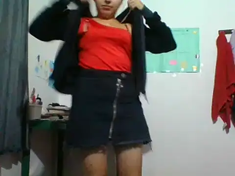 Snapshot of _Romilly_ chatting on October 18, 3:31 am Romilly online show from October 18, 3:31 am
