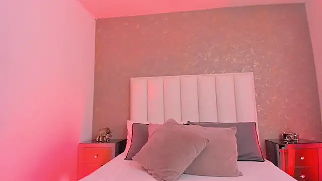 KaylieBrooks online show from April 9, 6:35 pm