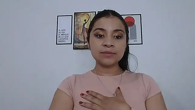 ValerieLove  online show from March 3, 9:43 pm