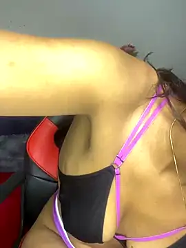 Snapshot of Lina_em chatting on October 15, 1:25 pm Lina em online show from October 15, 1:25 pm
