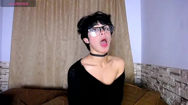 DaraKat18 online show from November 21, 10:45 pm